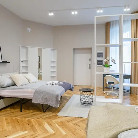 Appartement Romeo Serene Courtyard In Old Town *