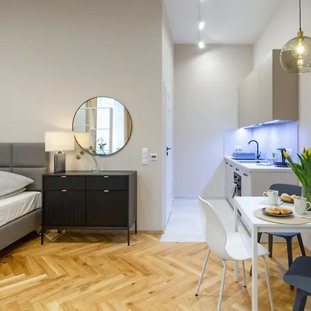 Romeo Serene Courtyard In Old Town Appartement Krakau