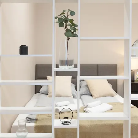 Romeo Serene Courtyard In Old Town Appartement