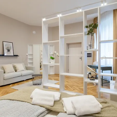 Romeo Serene Courtyard In Old Town Appartement Krakau
